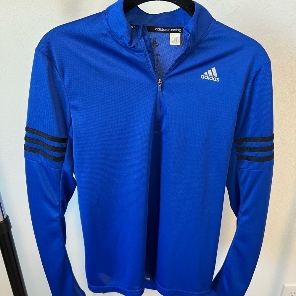 𝅺adidas Running Women’s Blue Top Size Small‎